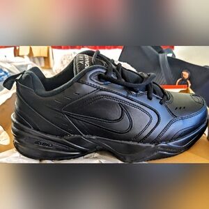 Men's Nike Air Monarch IV